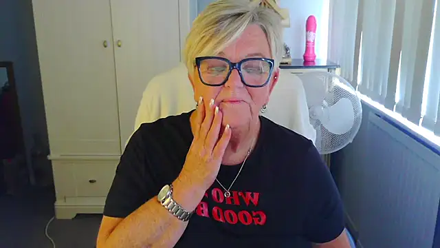 BridgetBlueEyes' Webcam Show