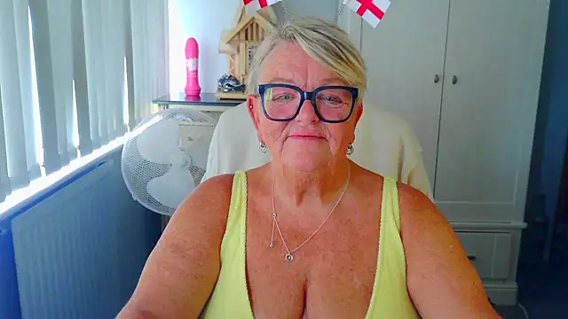 BridgetBlueEyes' Webcam Show