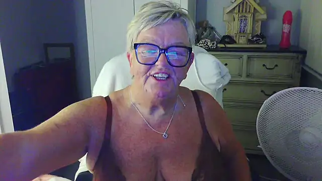 BridgetBlueEyes 网络视讯表演