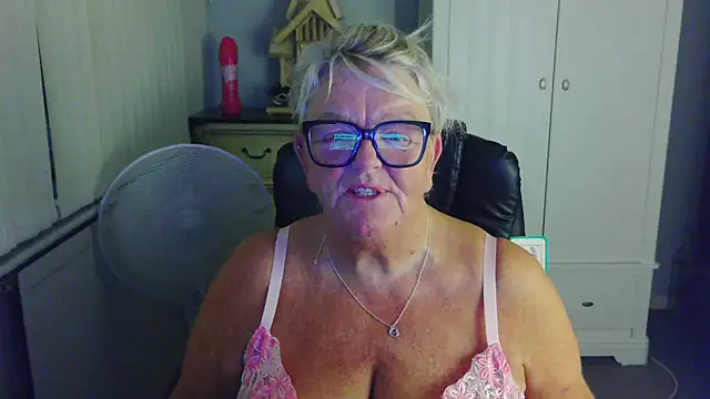 BridgetBlueEyes 网络视讯表演