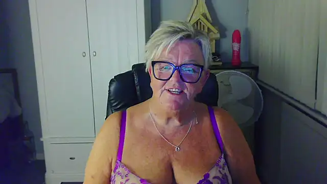 دردشة BridgetBlueEyes الجنسية المباشرة