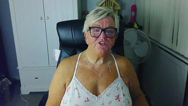 BridgetBlueEyes Obrolan XXX Offline