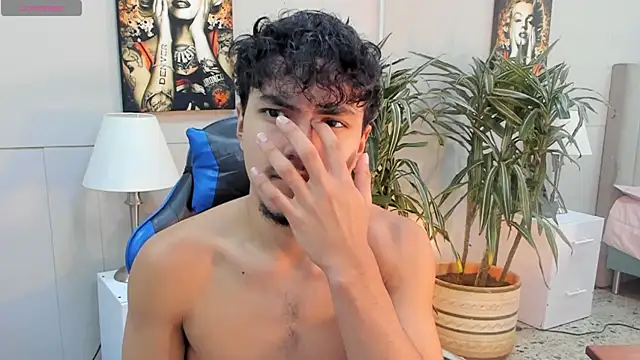 Show modela kai_storn na web-kameri