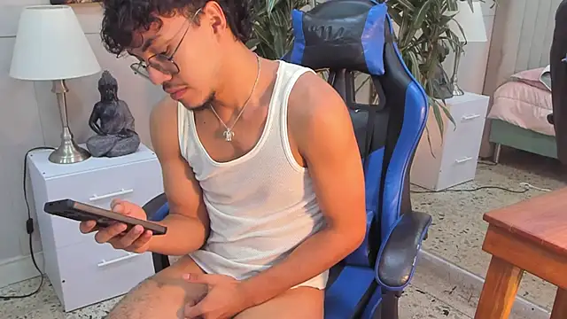 Chat XXX Live kai_storn