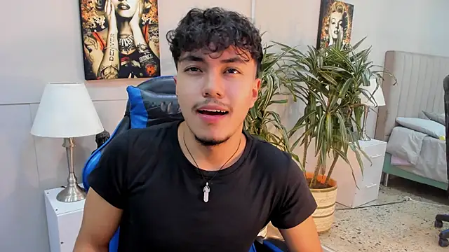 Chat XXX ao vivo de kai_storn