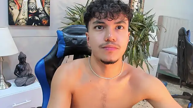 Show modela kai_storn na web-kameri