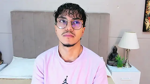 kai_storn Pertunjukan Webcam