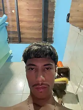 Adan21_cm Adlı Modelin Web Kamerası Şovu
