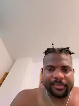 BigCatXLOfficial: διαδικτυακό σόου στην κάμερα
