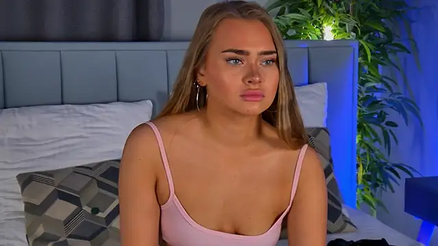 MonicaWestt Webcamshow