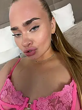 MonicaWestt Webcam Show