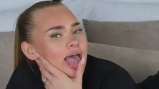 MonicaWesttn Live XXX chat