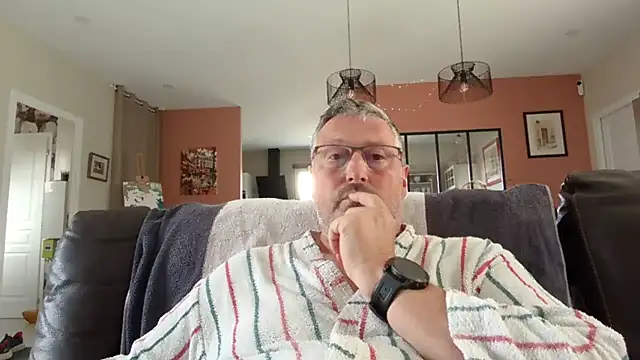 doudou310 Show in webcam