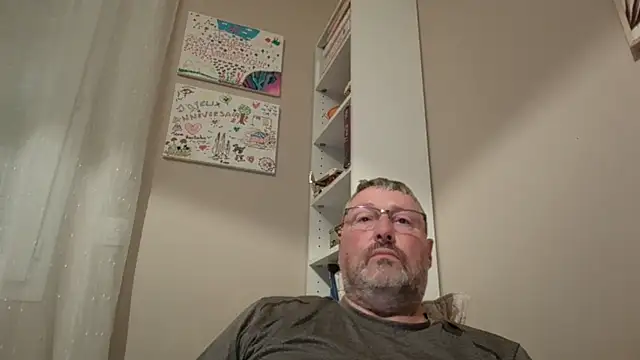 doudou310 Show in webcam