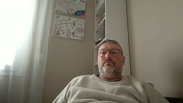 doudou310 Show in webcam