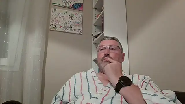 doudou310 Show in webcam
