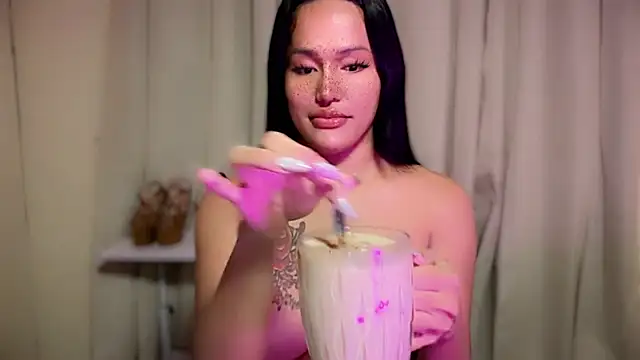 ChloeAsian Show Webcam