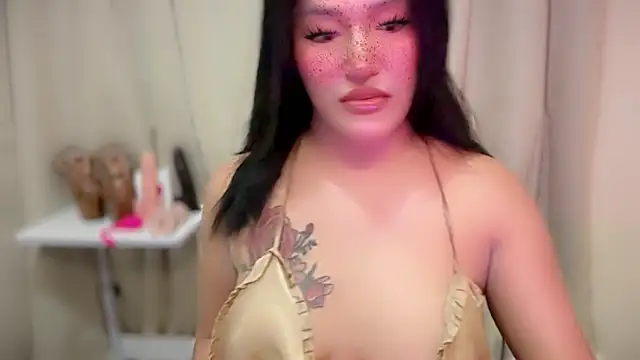 ChloeAsian Show Webcam