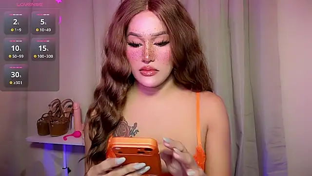 ChloeAsian Webcam-Show