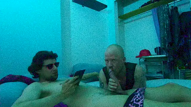 buster_hymen69: διαδικτυακό σόου στην κάμερα