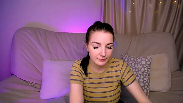 AliceChanel's Live XXX Chat