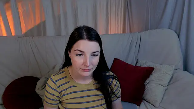 AliceChanel Adlı Modelin Canlı XXX Sohbeti