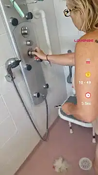KitKat_X Pertunjukan Webcam