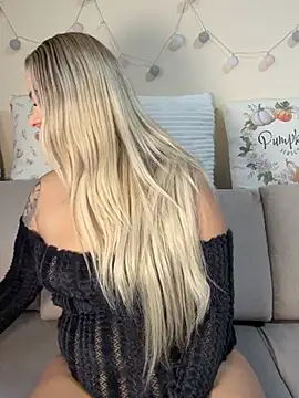 BigPeachBunnyX's Live XXX Chat