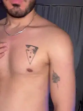 Kissbiceps' Webcam Show