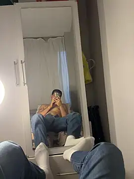 Kissbiceps Pertunjukan Webcam