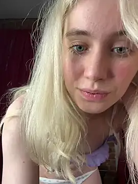 LovelyMiu Show in webcam