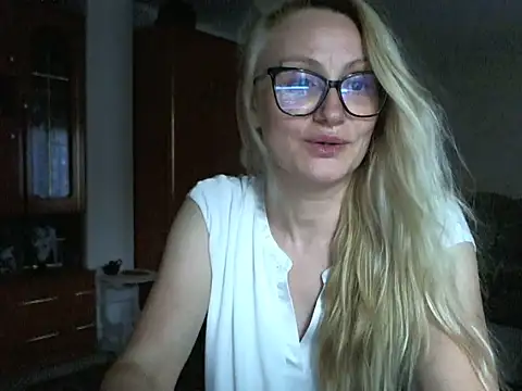 Nataly_Rosy Adlı Modelin Canlı XXX Sohbeti