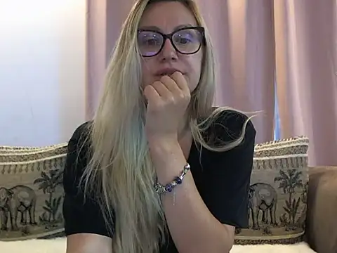 Nataly_Rosy Chat XXX in diretta