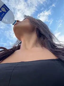 הופעת וובקאם של Lusty_Louise