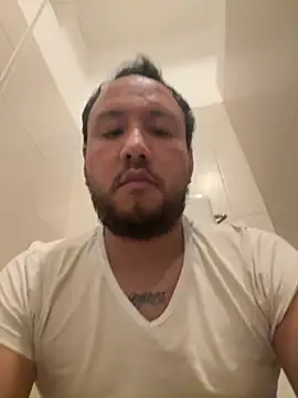 latinocalientehot 在線直播表演