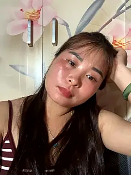 XXX chat uživo modela LoveShae_XYX