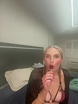 katemoreau98: διαδικτυακό σόου στην κάμερα