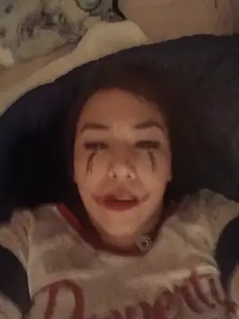 הופעת וובקאם של shyshyonez