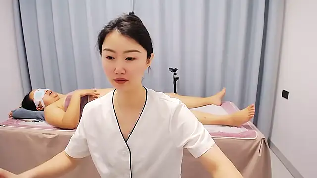 anne2026 Show in webcam