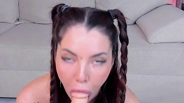 LylaRozeのウェブカメラショー