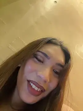 SideChick_Bunny Show in webcam
