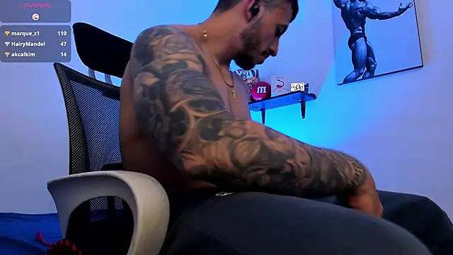 LiamReigns_ Adlı Modelin Web Kamerası Şovu