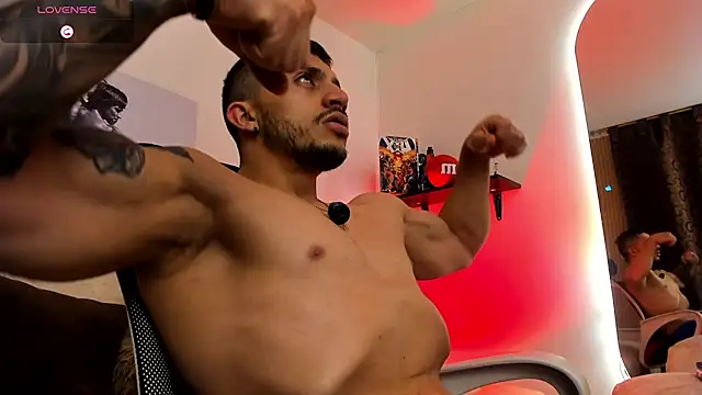 Pertunjukan Kamera Web LiamReigns_