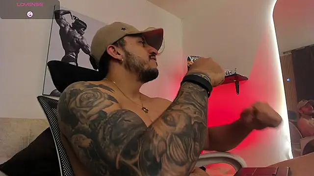 LiamReigns_ webcam show