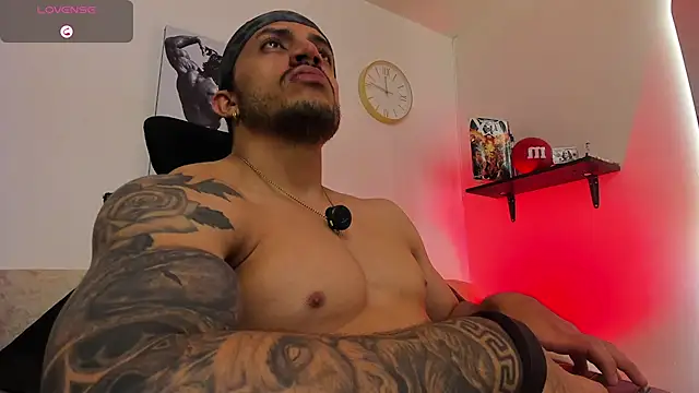LiamReigns_ Adlı Modelin Web Kamerası Şovu