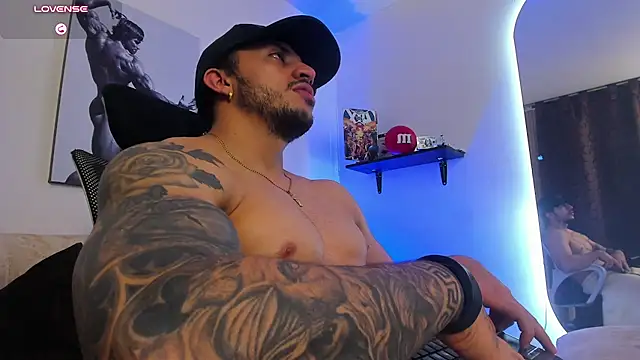 LiamReigns_ Adlı Modelin Web Kamerası Şovu