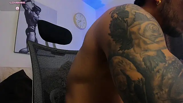LiamReigns_'s Webcam Show