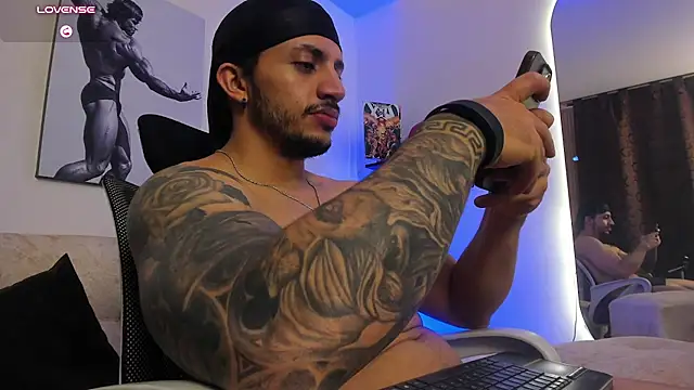 Pertunjukan Kamera Web LiamReigns_