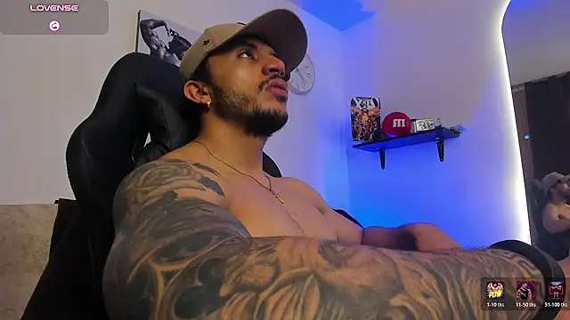 LiamReigns_: διαδικτυακό σόου στην κάμερα