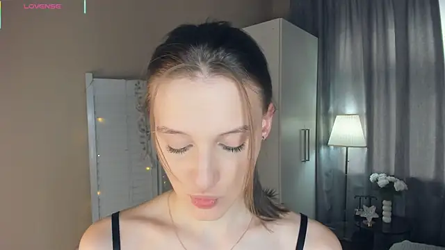 LianneBynon webcam show
